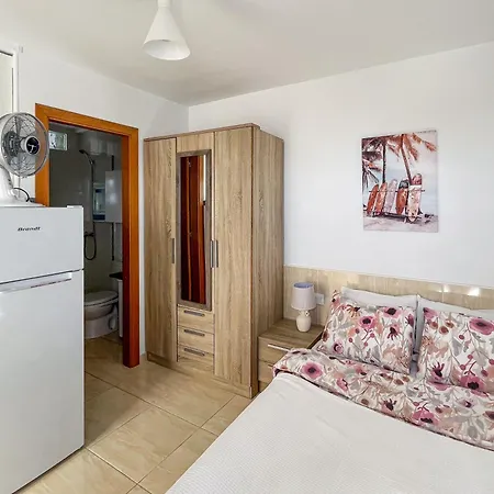 Beachside In Apartment *