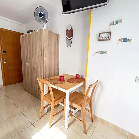 Beachside In Apartment *